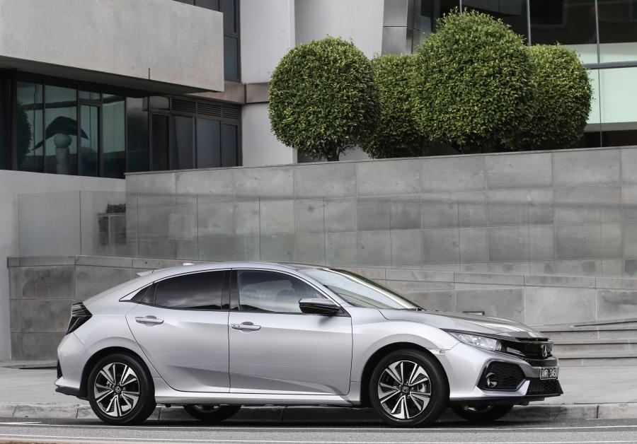  Honda Civic VTi-L Hatchback 2017 года  (AU) (фото 6 из 40)